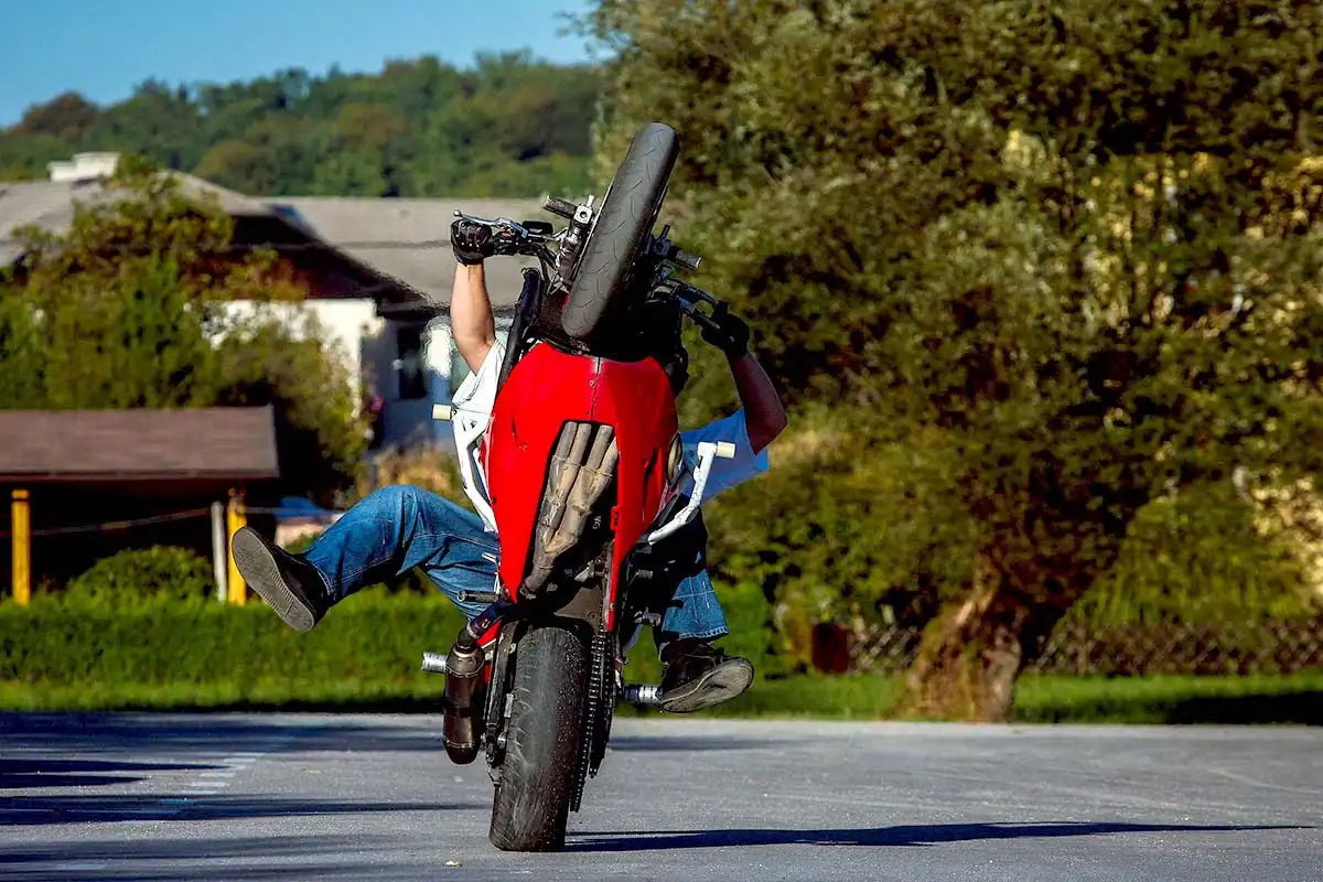 riding mode dan traction control