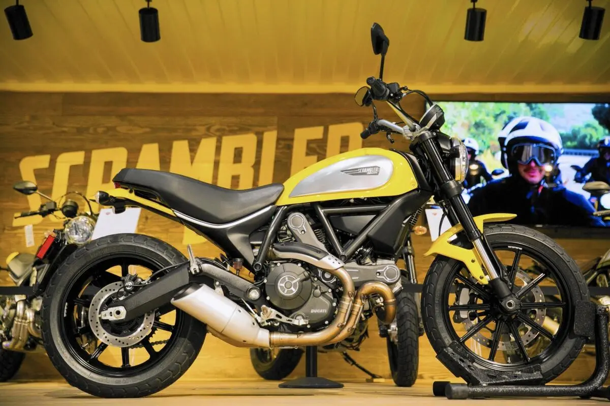 Motor Besar Scrambler